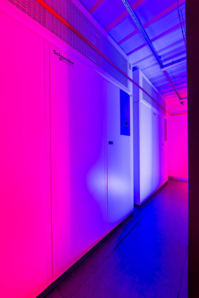 Equipos de energía Schneider Electric en LE01